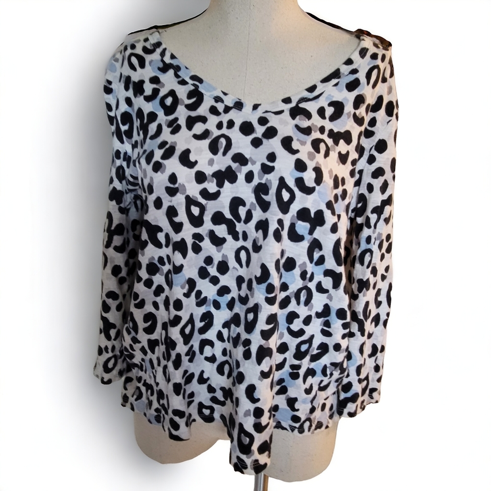 Chico's Animal Print V-Neck Long Sleeve Top SZ Med/Chico’s 1